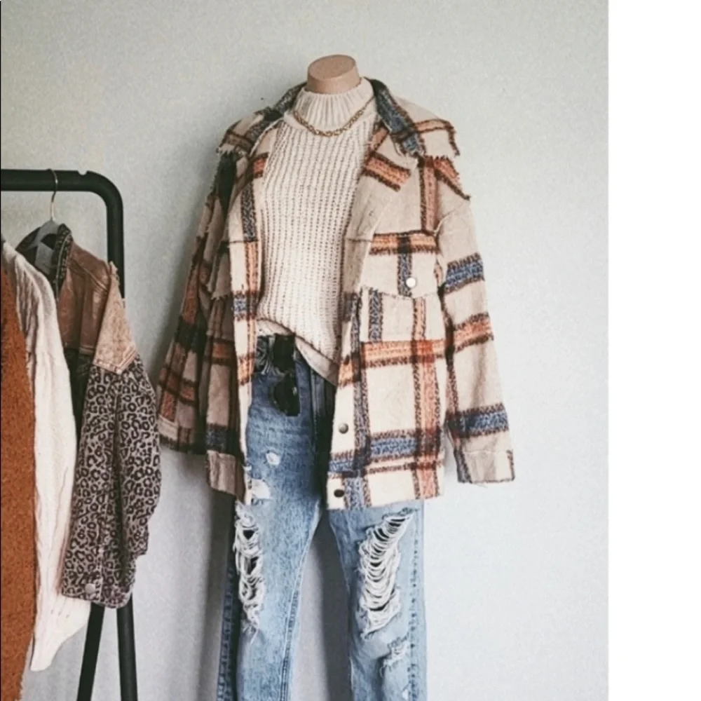 🆕️Pumpkin Patch Collection Beige plaid shacket - Picture 4 of 4